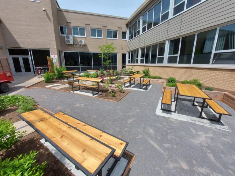 Exterieur Ecole des pionniers-B
